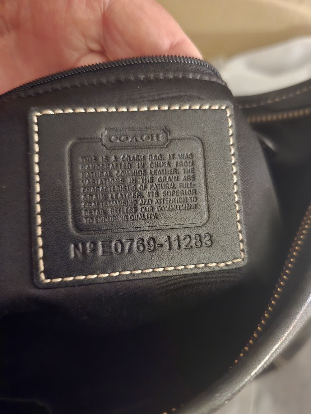 Coach Black Leather Shoulder Bag with Contrast Stitching - Picture 4 of 5